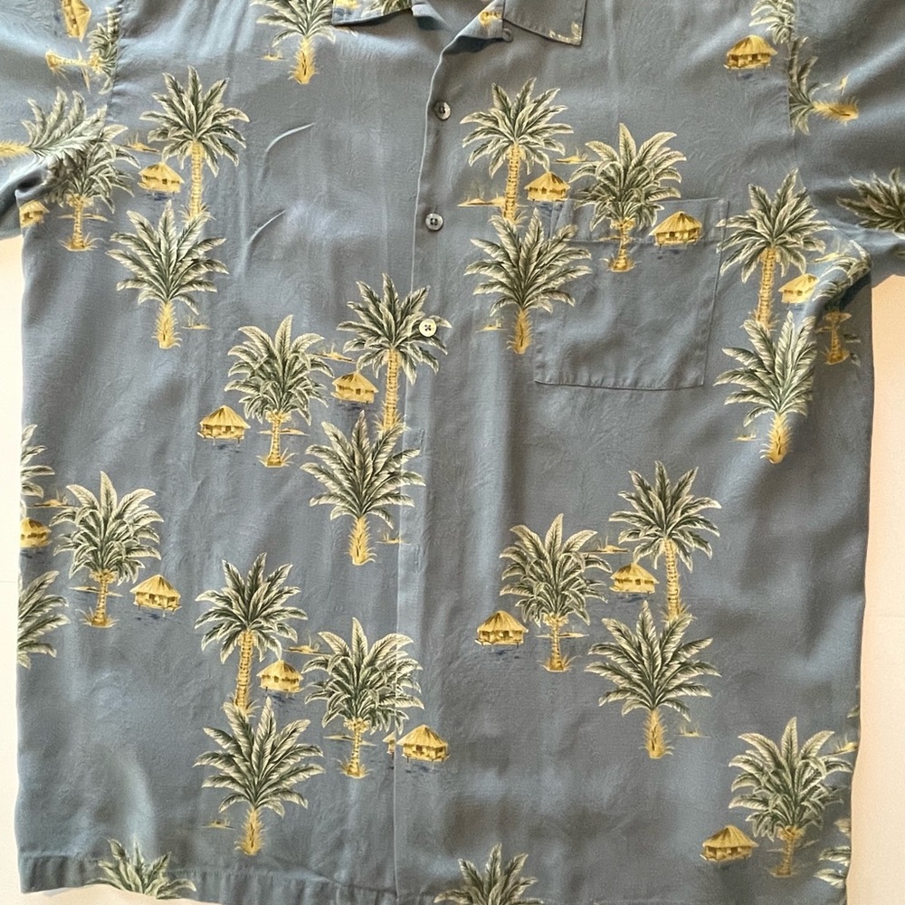 Green Casual Button Down Shirt with Tropical Pattern